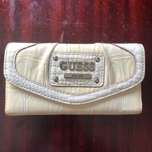 Guess wallet, white